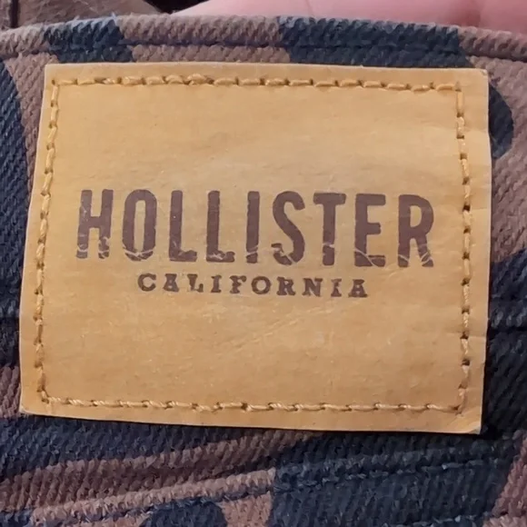 Hollister low rise swirl print dad jeans in brown and black - Picture 11 of 11